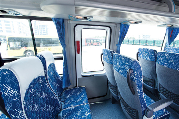 金旅XML6827J15Z客车（柴油国五24-36座）