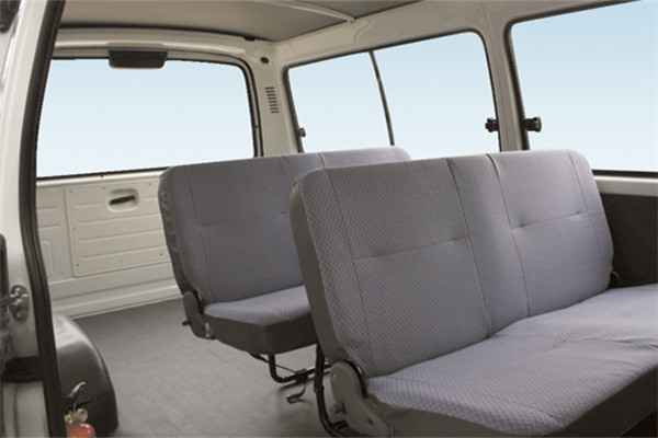 金旅XML6502JB8客车（柴油国四10-11座）