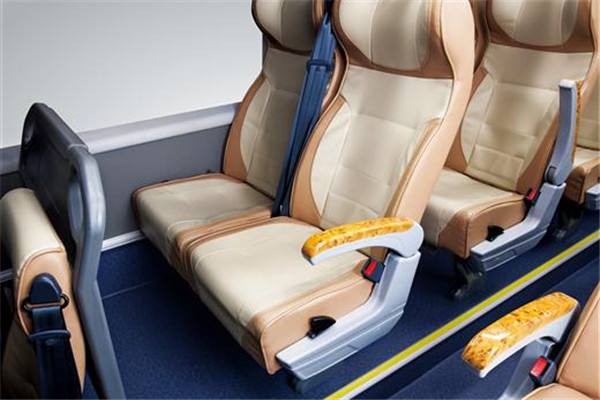 亚星YBL6905H1QP客车（柴油国五24-40座）