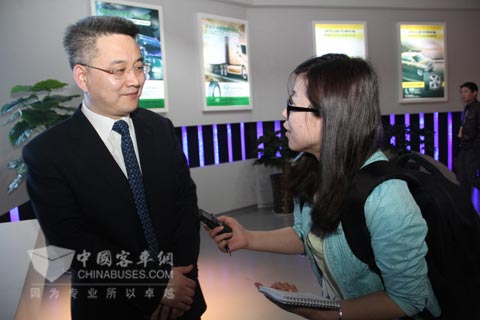 风神轮胎总经理王锋接受完美作业网有免费视频[www.937ktuf.com]记者采访