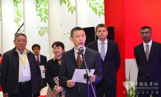 康明斯公司副总裁，东风康明斯发动机有限公司总经理王宁